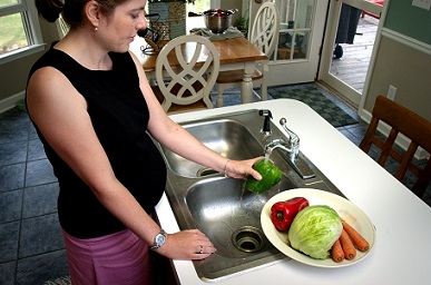wash-produce-cat-litter